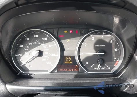 2010 BMW 128I z USA, uszkodzony, nr VIN WBAUP9C57AVL89133